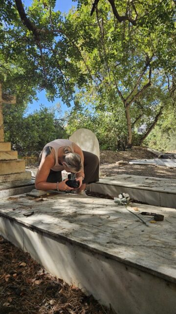 People think cemetery walks are peaceful.
My brain:
"WOW."
"Oh wow."
"LOOK AT THAT."
"ANOTHER WOW."
One beautiful monument, angel statue or mausoleum after another. I came for a walk and left with 300 photos and a camera roll full of excitement.
Historic cemeteries will never stop amazing me. 🖤